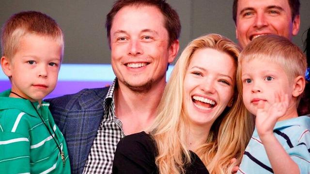 Cinsiyet değiştirmişti! Babası destek olmuyor... Elon Musk'ın kızı podyumda yürüdü