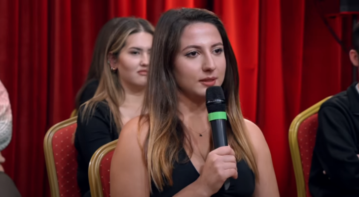 Hasan Can Kaya Disney'e hızlı bir giriş yaptı! Dekolteli konuğu görünce dayanamadı! "Pavyon mu lan burası?" G2