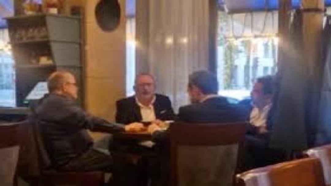 O ülkede  yayıncı  krizi!  Solcu larla gizli görüşme ortaya çıktı! Sağcılar ayağa kalktı 1