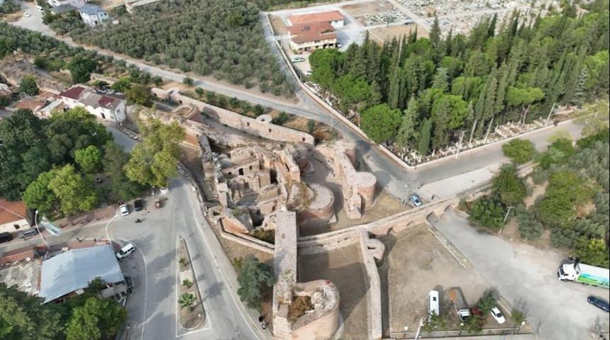 2400 yıllık sura yapılanlar isyan ettirdi! 