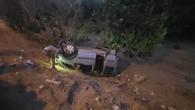 Erzincan da otomobilin kamyonetle çarpışması sonucu 3 kişi yaralandı 3