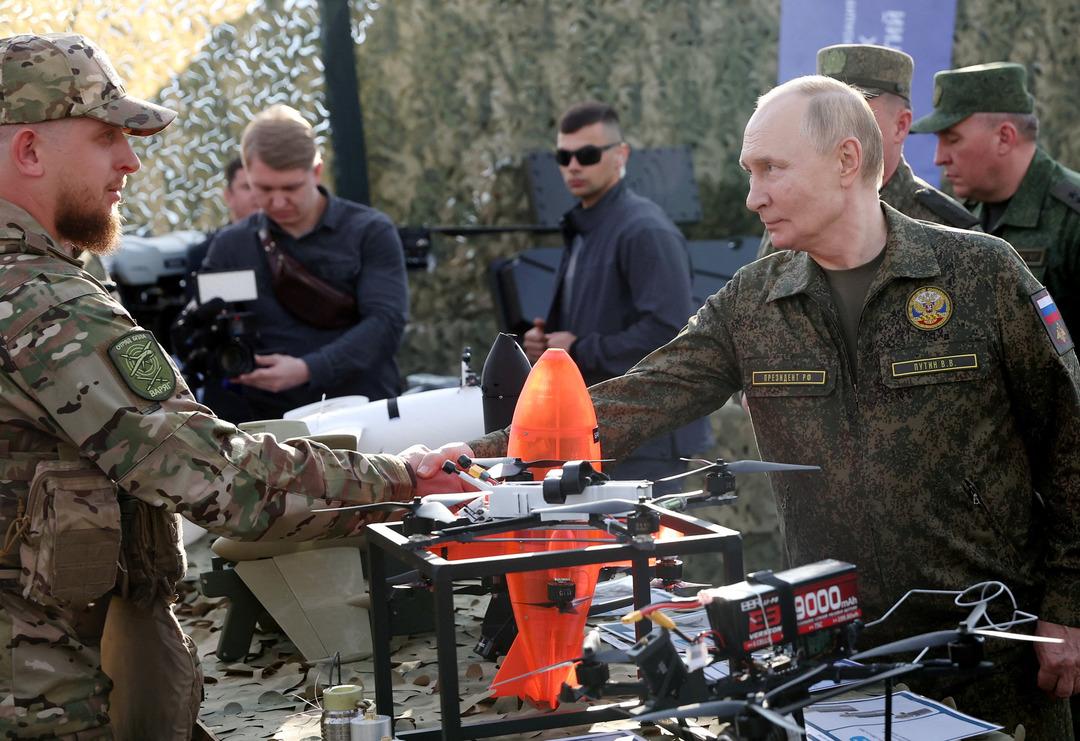 Putin askeri üniforma giydi! Belarus ile ortak tatbikatta gövde gösterisi 2