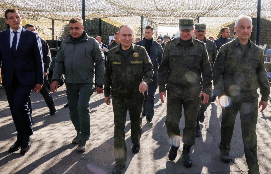 Putin askeri üniforma giydi! Belarus ile ortak tatbikatta gövde gösterisi 5