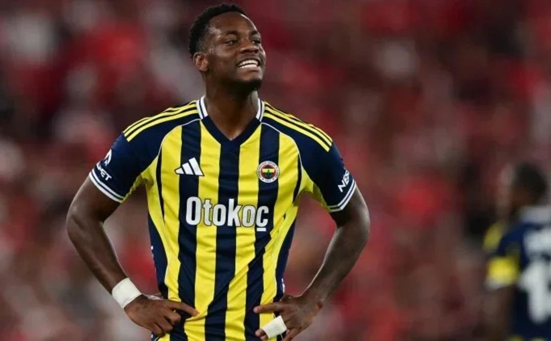 Fenerbahçe de sakatlığı devam eden Jhon Duran la ilgili çarpıcı iddia! Avm de geziyor koltuk değneği... ifadeleri gündem oldu... 2
