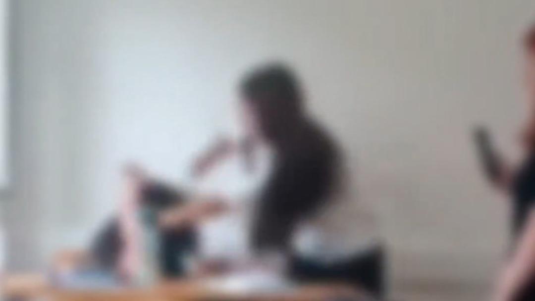 Lisede akran zorbalığı! Kız öğrenci, bir grup kız tarafından darbedildi... Rehber öğretmenin sözleri olaydan daha vahim: "Bazen benim de dövesim geliyor" 3