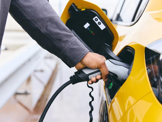 İşte ger&ccedil;ek şartlarda menzili 500 km'yi aşan elektrikli otomobiller!