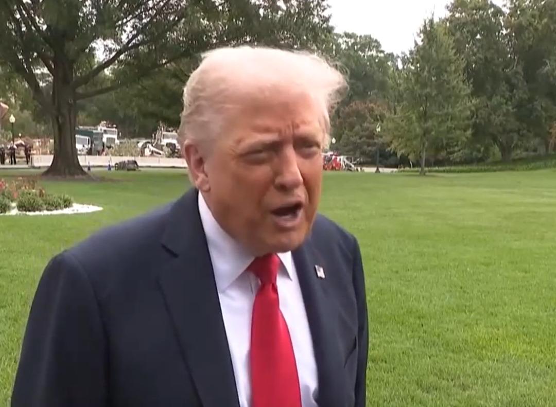 Gazetecinin sorusu Trump ı kızdırdı... 