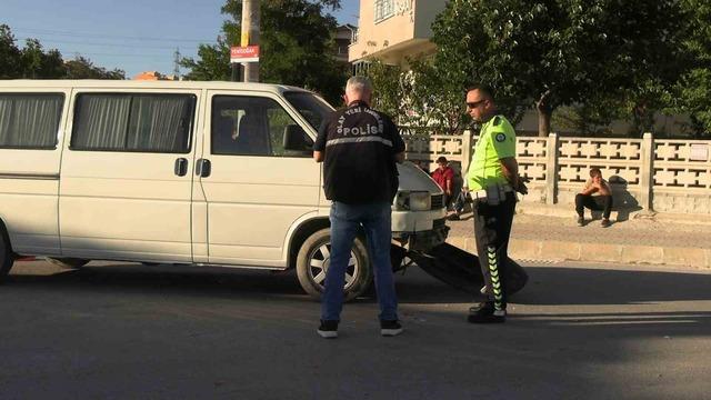 Tavşanlı da minibüs ile motosiklet çarpıştı: 2 Yaralı 2