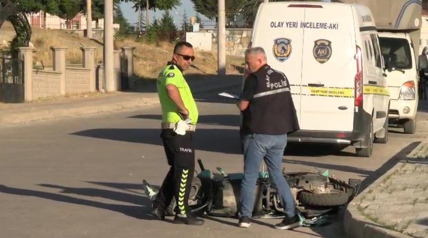 Tavşanlı'da minibüs ile motosiklet çarpıştı: 2 Yaralı