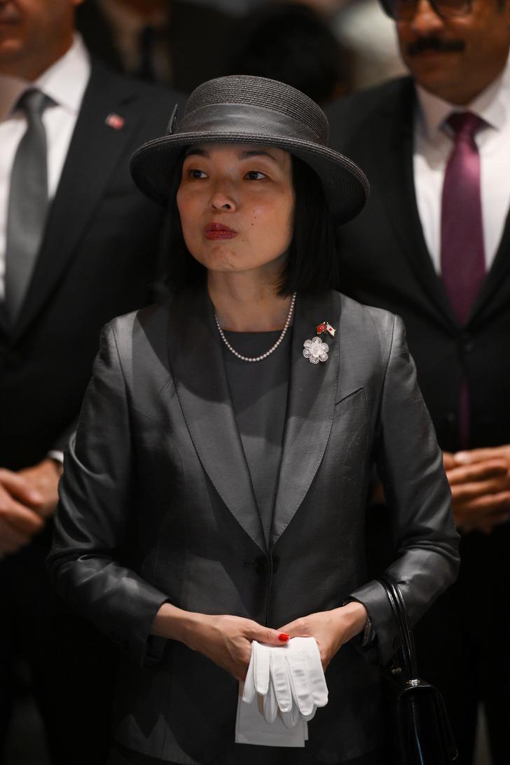 Japon Prenses Anıtkabir'de! Dikkat çeken tırnak ve broş detayı...  G4