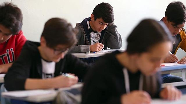 MEB duyurdu: Okullarda yeni dönem başlıyor! Ortaokul ve lise öğrencilerini ilgilendiriyor