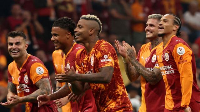 Galatasaray'ın Şampiyonlar Ligi kadrosu resmen açıklandı! İşte Frankfurt deplasmanına gidecek kadro... Osimhen'in durumu belli oldu