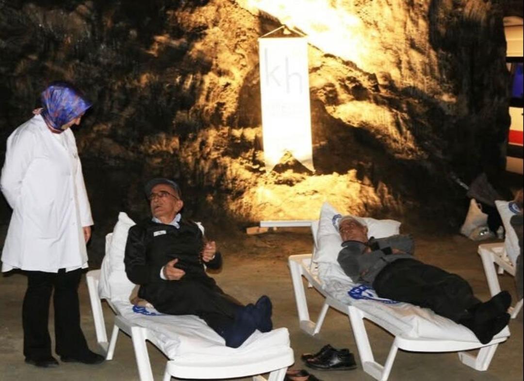 Yerin 150 metre aşağısında 6 saat kalıyorlar! Nedeni ise duyanları şaşırtıyor 1