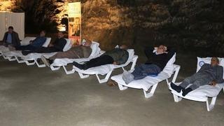 Yerin 150 metre aşağısında 6 saat kalıyorlar! Nedeni ise duyanları şaşırtıyor