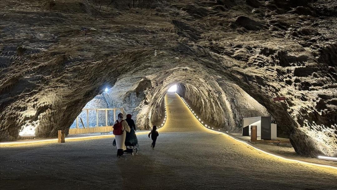 Yerin 150 metre aşağısında 6 saat kalıyorlar! Nedeni ise duyanları şaşırtıyor 2