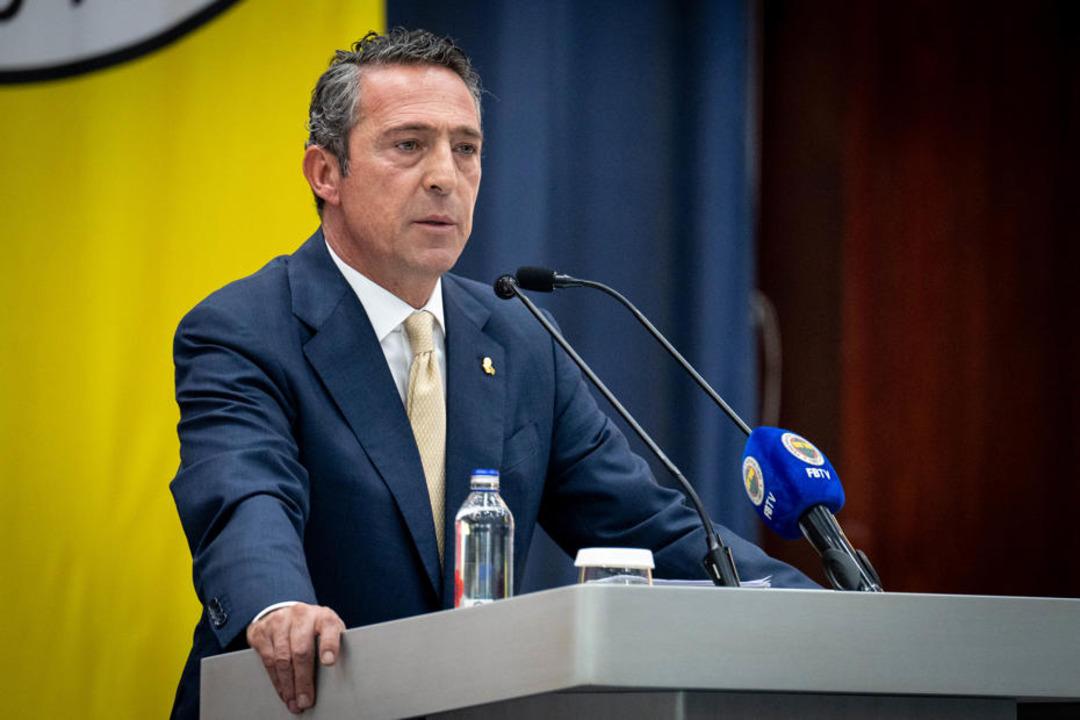 Fenerbahçe de Başkan Ali Koç Hakan Çalhanoğlu nu açıkladı! Ortalık alev aldı... Sen Galatasaraylısın, Fenerbahçe ye gelmek istiyor musun? dedim 1