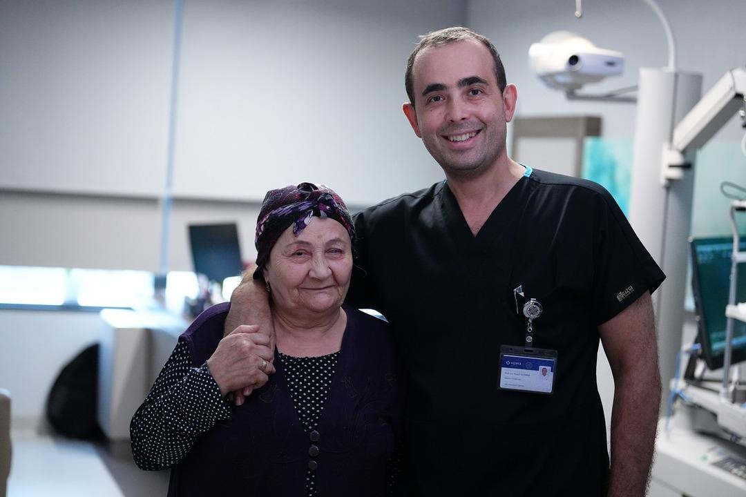 Yıllar sonra aydınlığa kavuşan kadın! İki gözünden de umudu kesmişti: "Yeniden hayat verdiler" 1