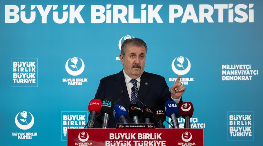 BBP lideri Destici'den Mabel Matiz'e sert sözler! "Son şarkısı kirli propagandanın bir aracı haline getirilmiştir"