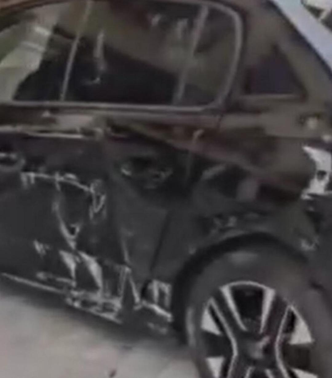 Festivalden kaçtı, turistin aracını paramparça etti 2