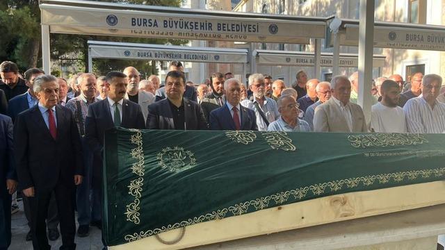 Bursa'nın duayen gazetecilerinden Engin Özpınar toprağa verildi