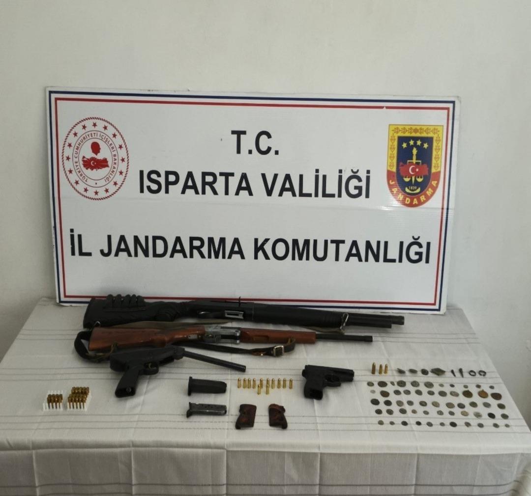 Isparta’da jandarmadan 3 farklı kaçakçılık operasyonunda 4 gözaltı 2