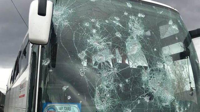 Hopaspor takım otobüsüne taşlı saldırı