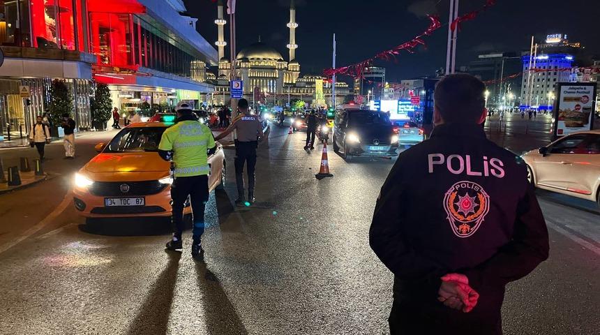 İstanbul polisinden kent genelinde "huzur" uygulaması