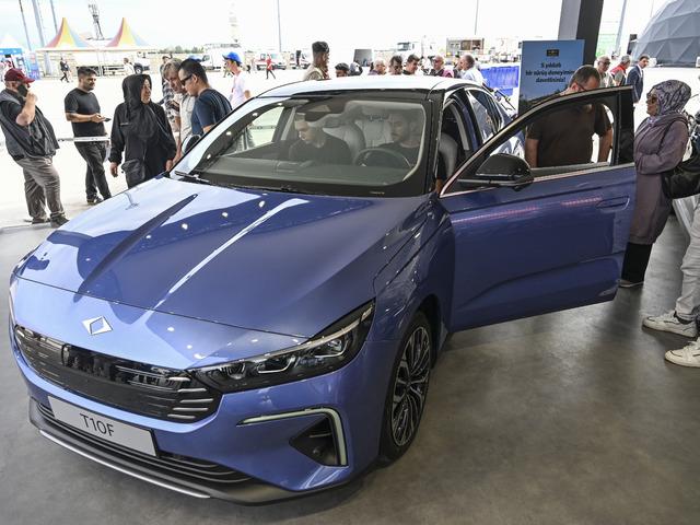 TEKNOFEST İstanbul'da Togg'un yeni modeli T10F tanıtıldı