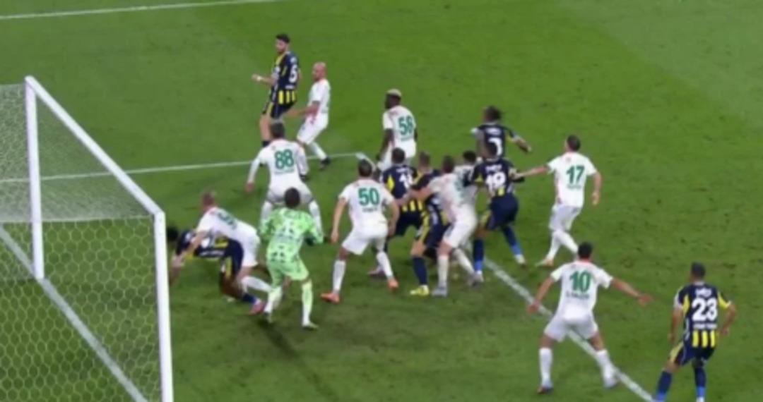 Fenerbahçe resmi hesabından Alanyaspor maçına dair paylaşım: Hesap zamanı! 2