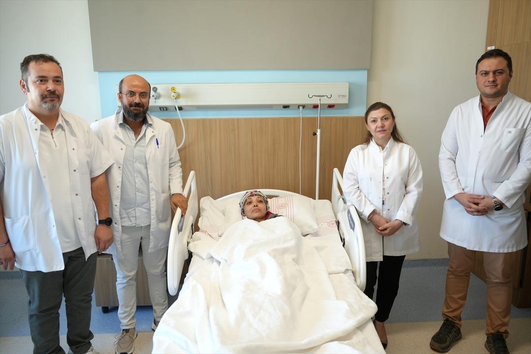 6 aydır aralıksız hıçkırıyordu! Aylarca tanı konulamadı! Hıçkıran kadın sonunda sağlığına kavuştu: "ilk kez yaptığımız bir tedavi yöntemiydi" 2