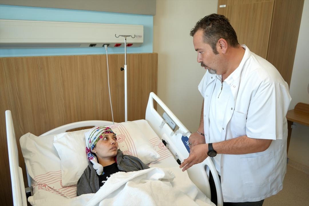 6 aydır aralıksız hıçkırıyordu! Aylarca tanı konulamadı! Hıçkıran kadın sonunda sağlığına kavuştu: "ilk kez yaptığımız bir tedavi yöntemiydi" 3