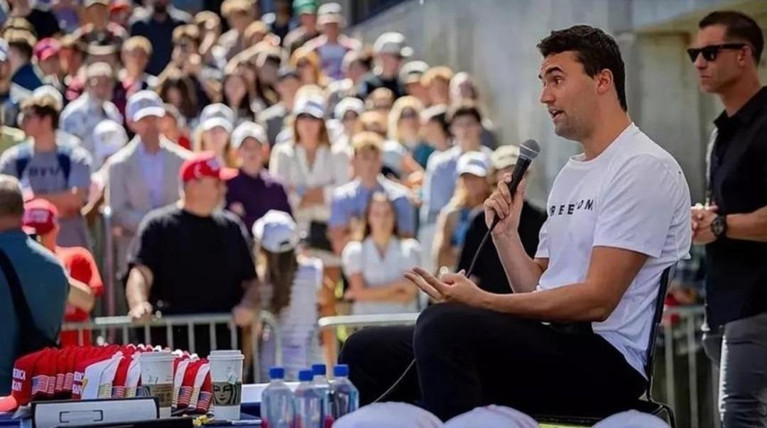 Charlie Kirk paylaşımları başını yaktı! Ünlü komedyenin programı yayından kaldırıldı 1