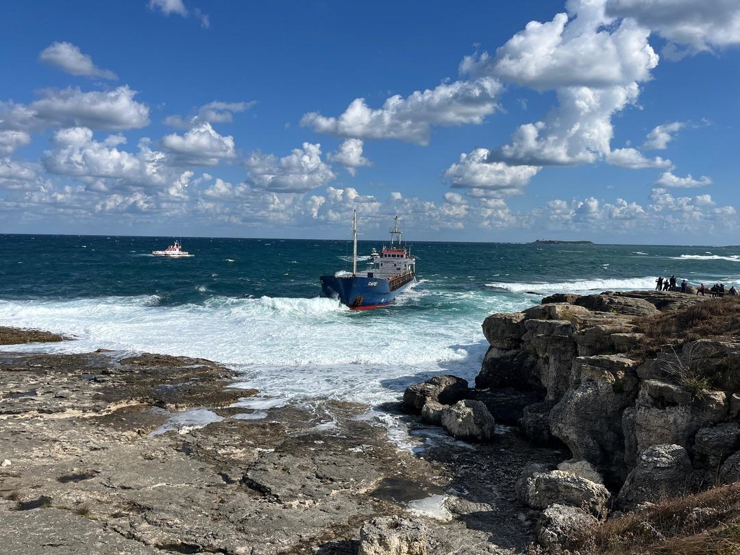 Son dakika | Ukrayna yolcusuydu, Kocaeli’de karaya oturdu! Karaya çarpan kargo gemisinde hareketlilik 7