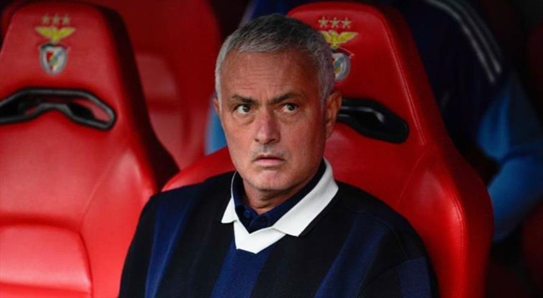 Fenerbahçe den gönderilen Jose Mourinho ilk kez konuştu! Ali Koç a olay sözler: Ayrıldığımdan beri konuşuyor...  2