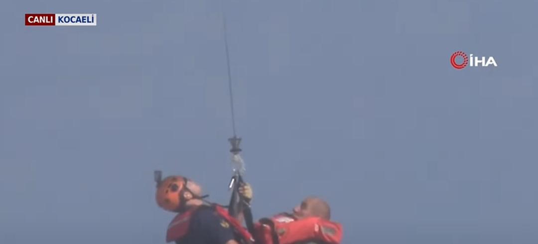 Son dakika | Ukrayna yolcusuydu, Kocaeli’de karaya oturdu! Karaya çarpan kargo gemisinde hareketlilik 3