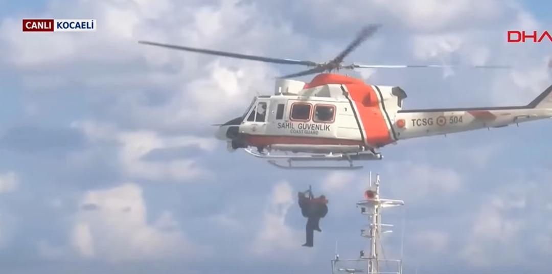 Son dakika | Ukrayna yolcusuydu, Kocaeli’de karaya oturdu! Karaya çarpan kargo gemisinde hareketlilik 4