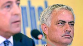 Fenerbahçe'den gönderilen Jose Mourinho ilk kez konuştu! Ali Koç'a olay sözler: Ayrıldığımdan beri konuşuyor... 