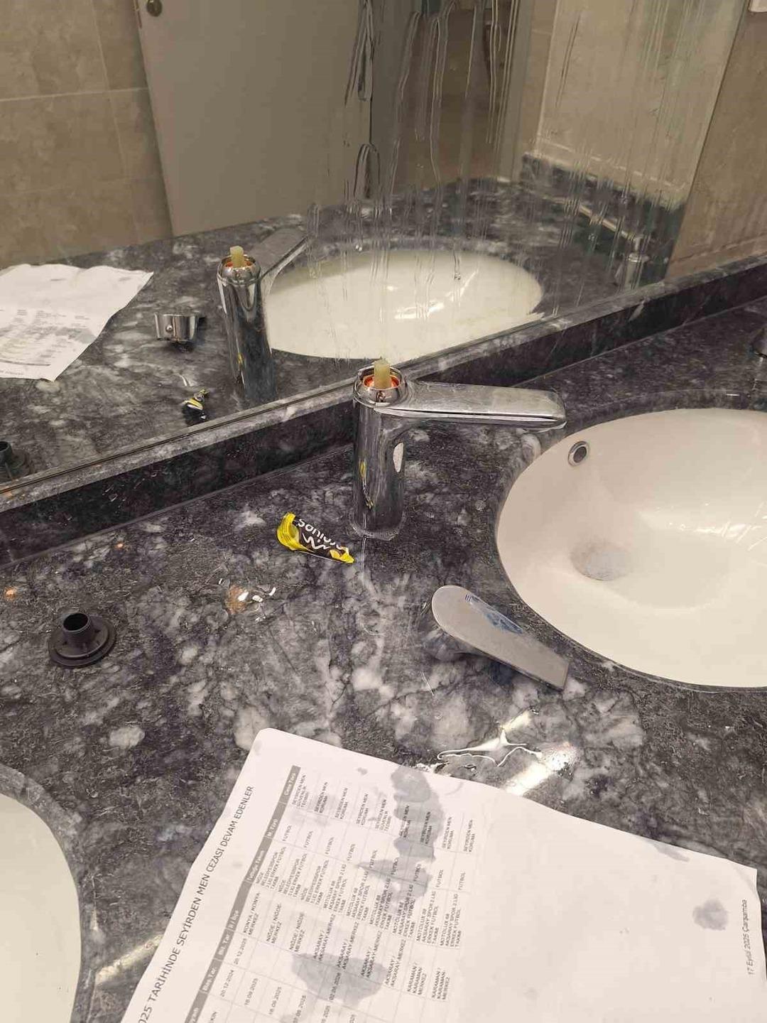 Yenilen takımın taraftarı yeni stadyuma böyle zarar verdi 3