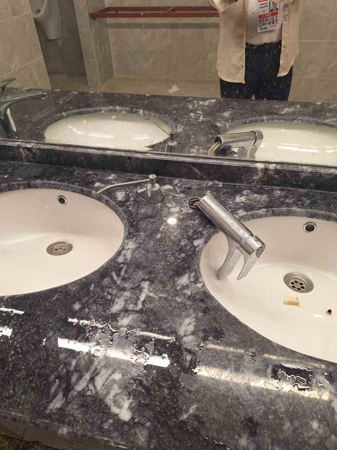 Yenilen takımın taraftarı yeni stadyuma böyle zarar verdi 2