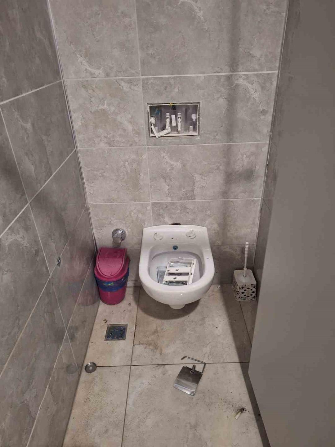 Yenilen takımın taraftarı yeni stadyuma böyle zarar verdi 5