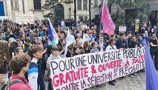 Ağır borç yükü altındaki Fransa’da sosyal huzursuzluk artıyor