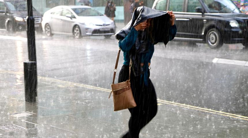 15 il için ‘sarı’ kodlu gök gürültülü sağanak yağış alarmı verildi! İçişleri Bakanlığı tehlikelere karşı uyardı!