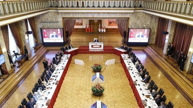 Komisyonda gergin anlar! Mehmet Bekir Şimşek'in sözleri ortalığı karıştırdı... DEM Partililer toplantıyı terk etti: Siz kandan besleniyorsunuz