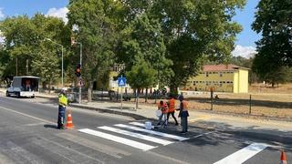 Kırklareli'nde yaya önceliği denetimi: Yaya çizgileri boyandı