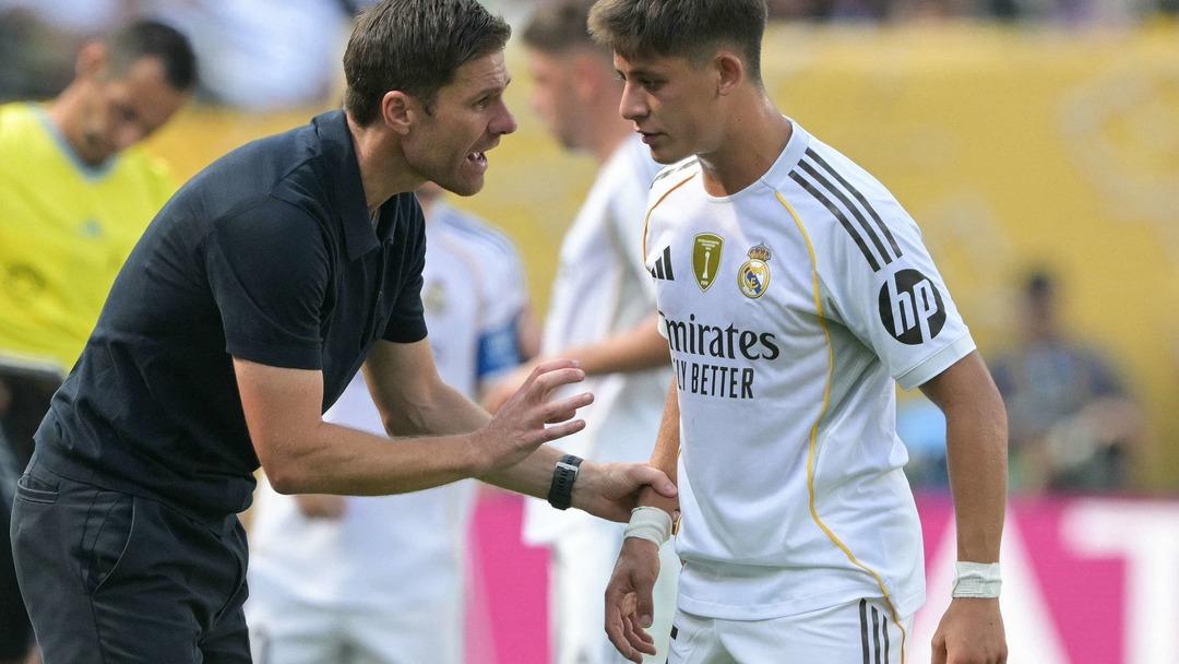 Real Madrid in yıldız oyuncusu Arda Güler e çılgın teklif! İspanyol devinde başkan Florentino Perez olaya el attı... 3