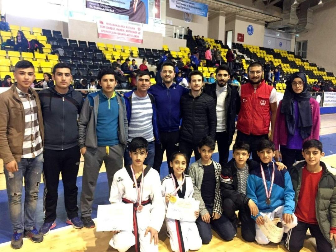 Siirtli tekvandoculardan madalya