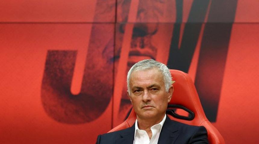 Fenerbahçe'den ayrılan ve Benfica'ya imza atan Jose Mourinho'dan olay yaratacak sözler! "Fenerbahçe’ye gitmekle hata yaptım...''