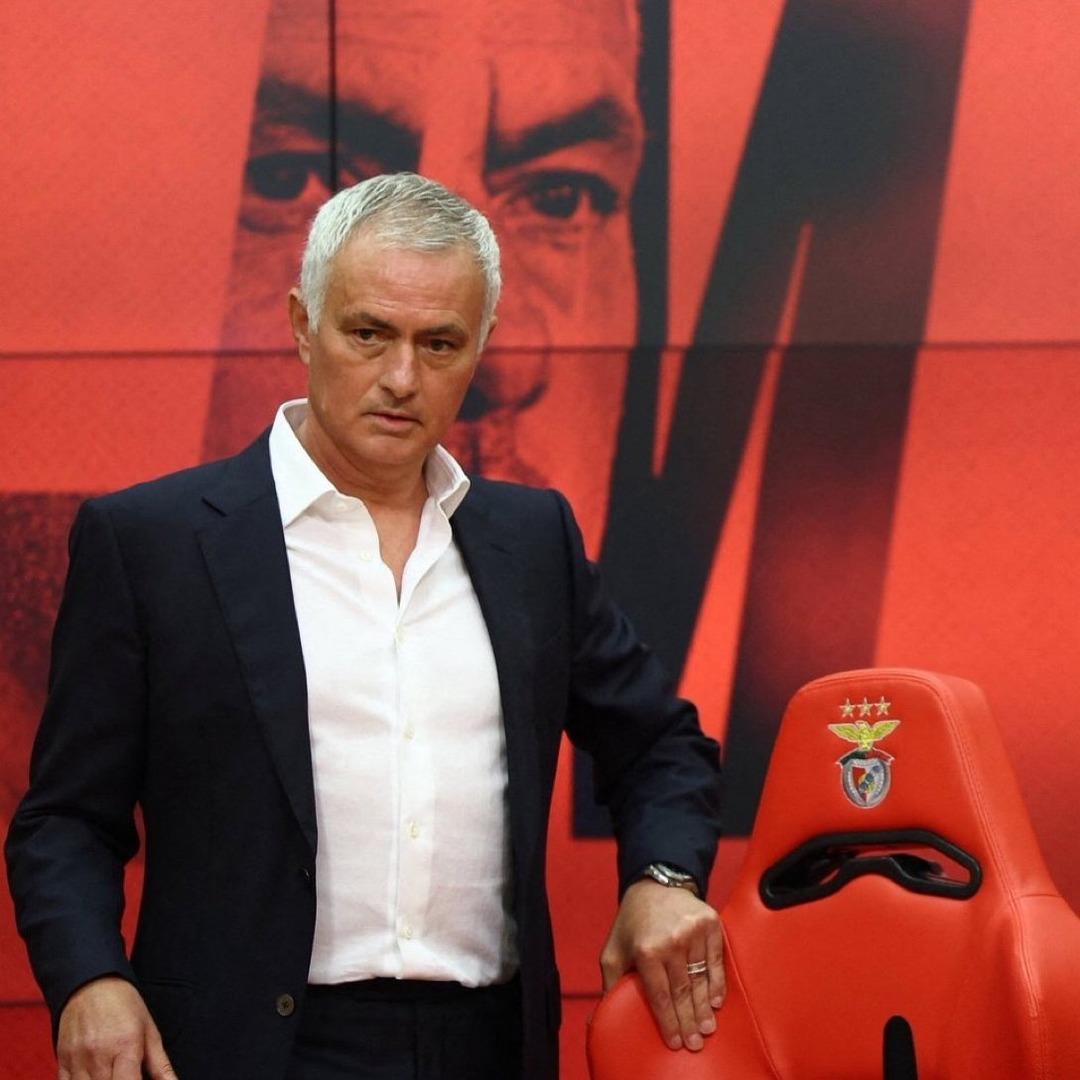 Fenerbahçe den ayrılan ve Benfica ya imza atan Jose Mourinho dan olay yaratacak sözler! "Fenerbahçe’ye gitmekle hata yaptım...   3