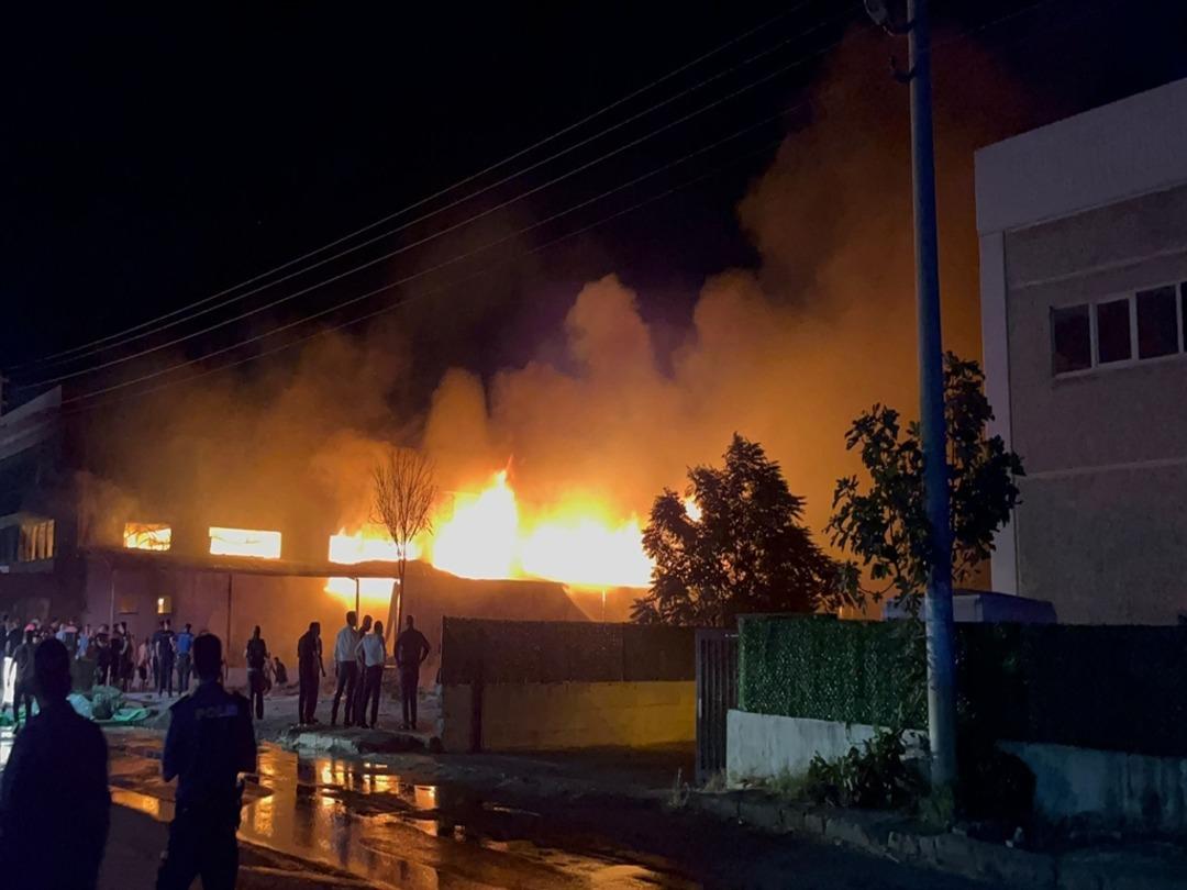 İzmir’de mobilya fabrikasında yangın 2