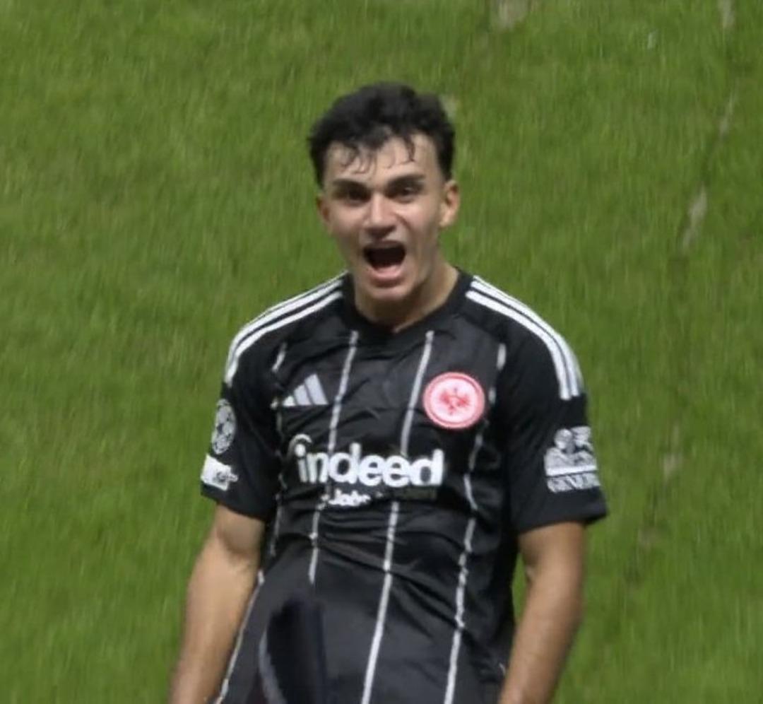 Galatasaray Şampiyonlar Ligi nde Frankfurt karşısında 10 dakikada dağıldı!  2